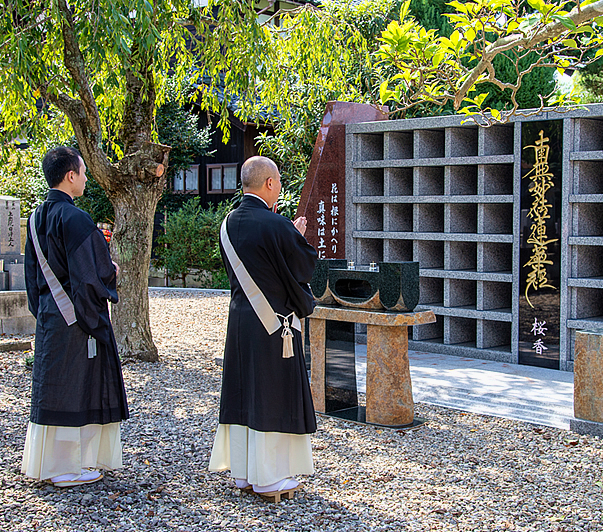 屋外納骨 永代供養廟「桜香」